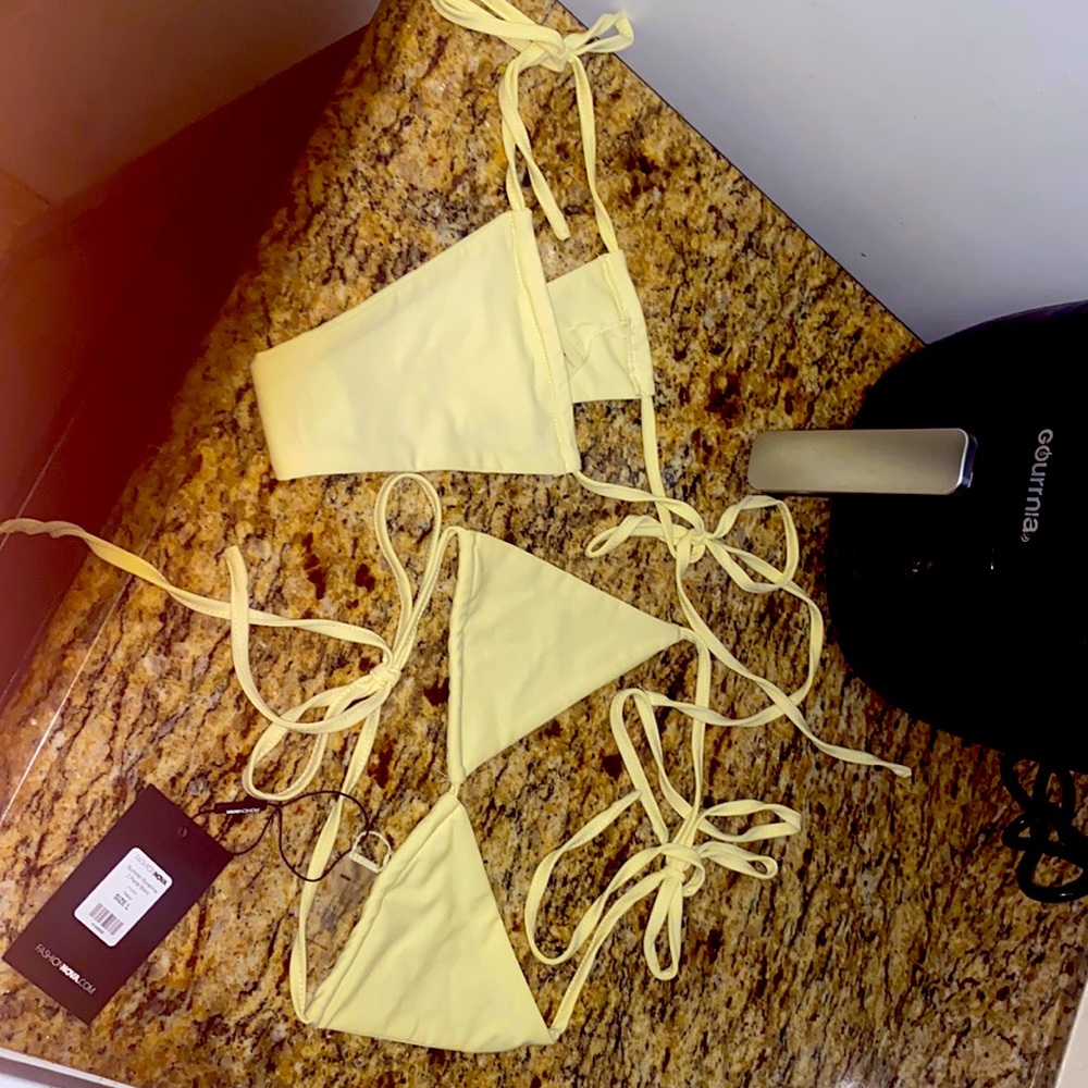 Pastel yellow 2 piece bikini